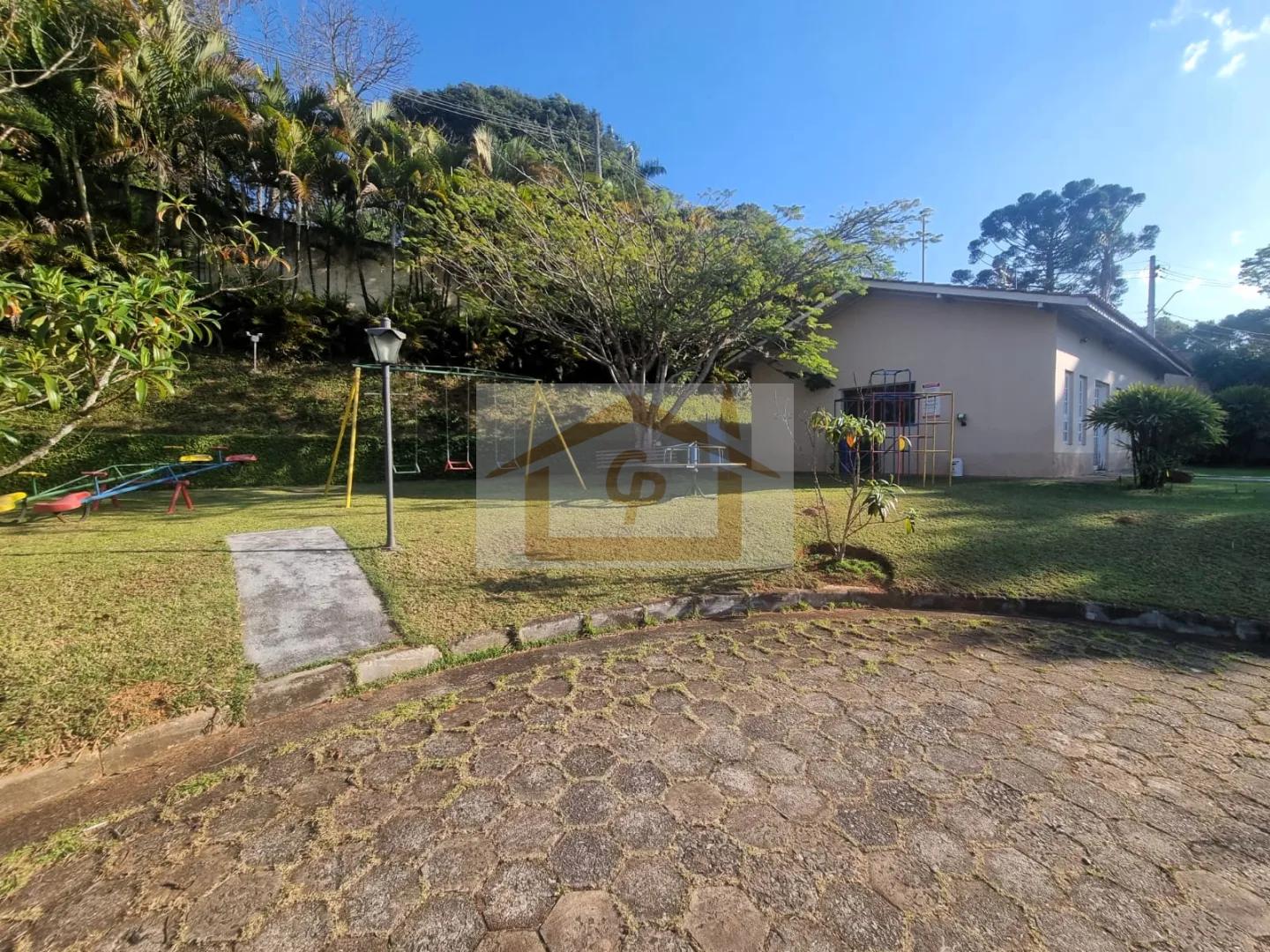 Residencial silencioso, natureza e pr&oacute;ximo ao Templo Budista Zulai! S&atilde;o&nbsp;4 quartos, 4 vagas Estrada do Caiapiá Cotia - 