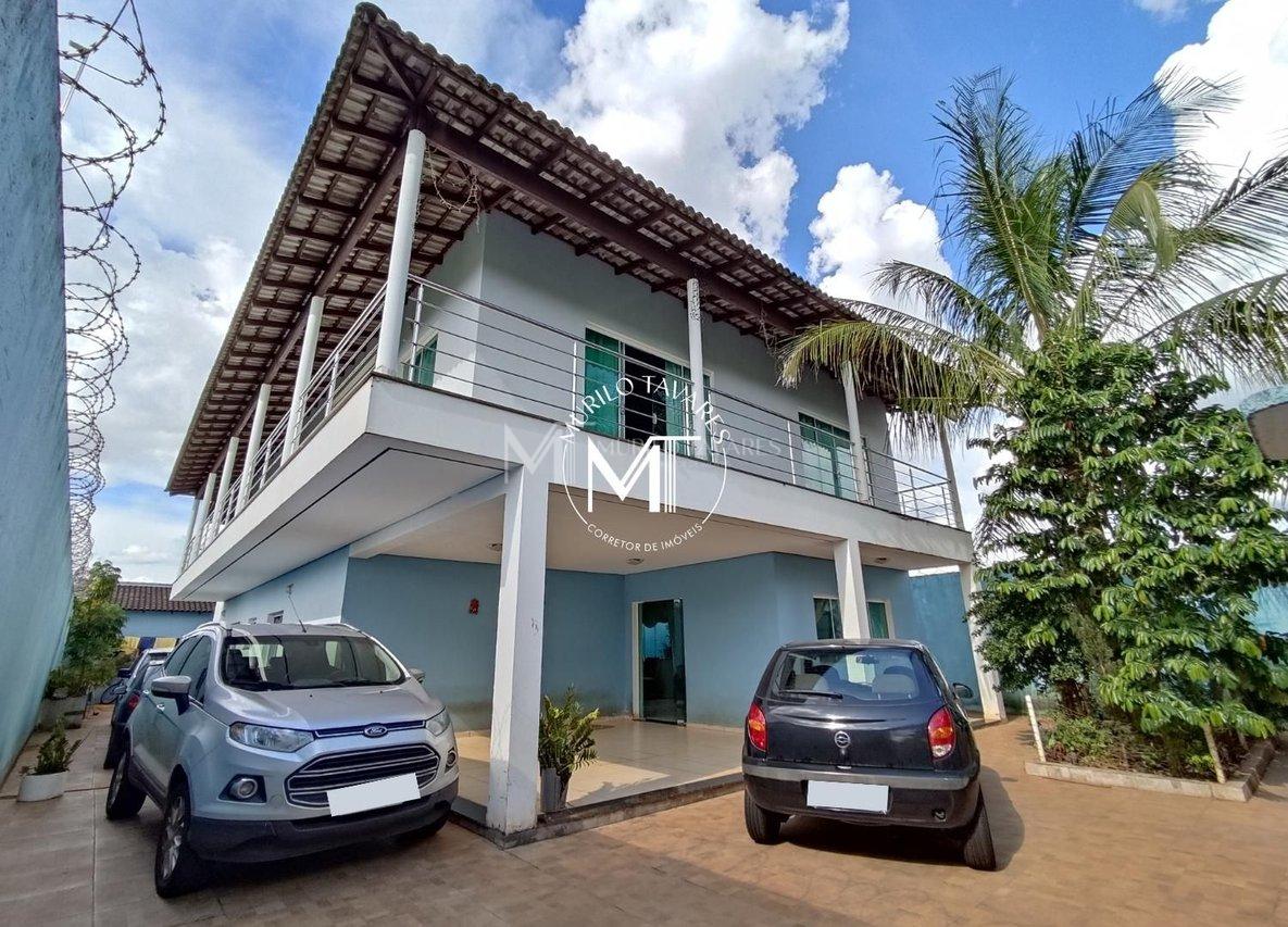 Casa Sobrado - 6 Dormitórios - 4 Suítes - Uberlândia - 