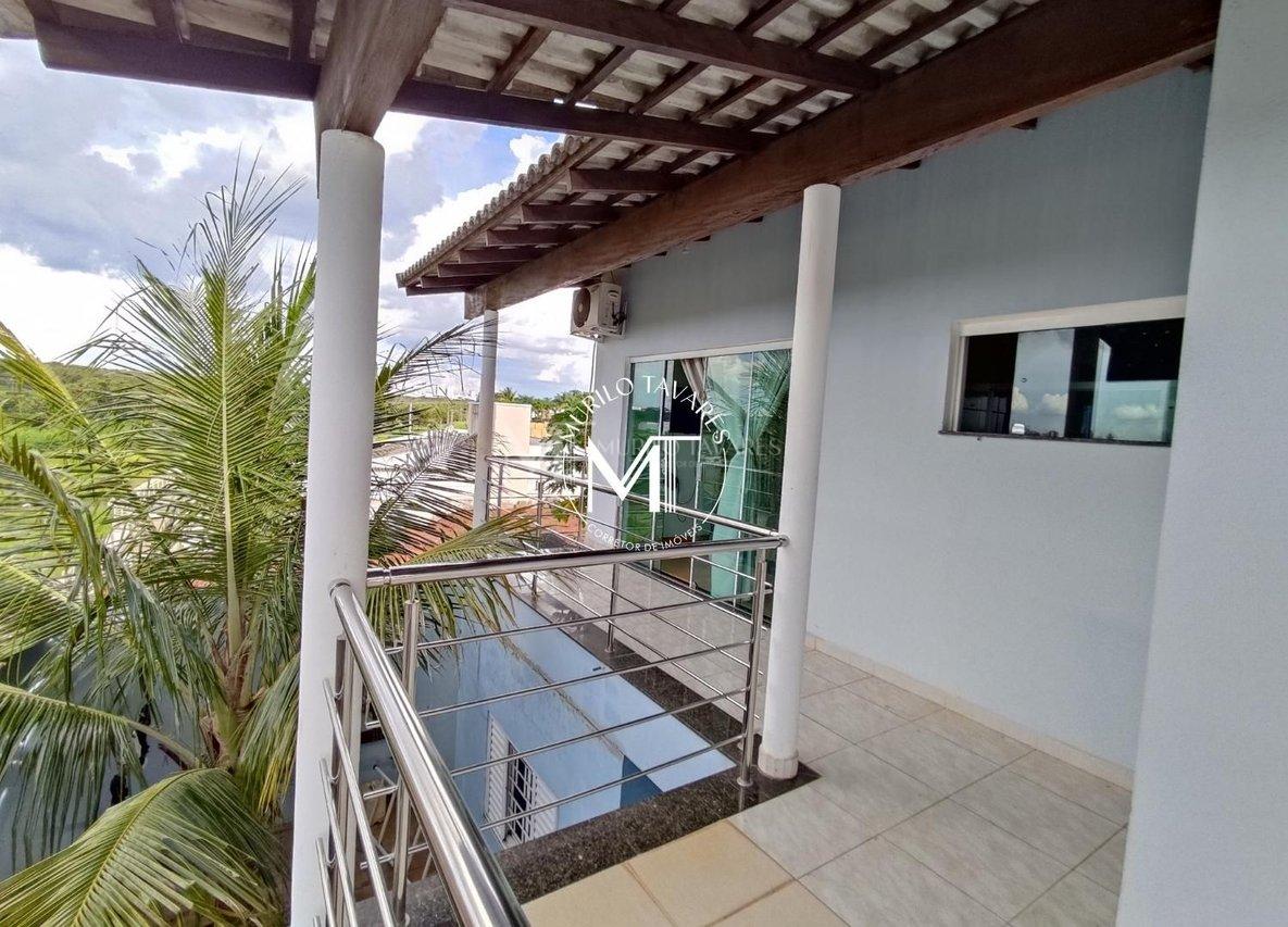 Casa Sobrado - 6 Dormitórios - 4 Suítes - Uberlândia - 