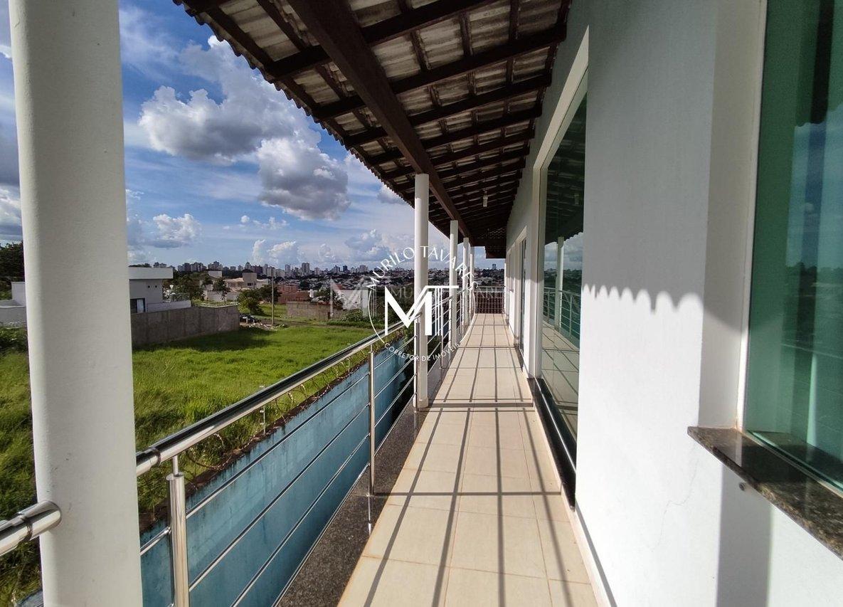 Casa Sobrado - 6 Dormitórios - 4 Suítes - Uberlândia - 