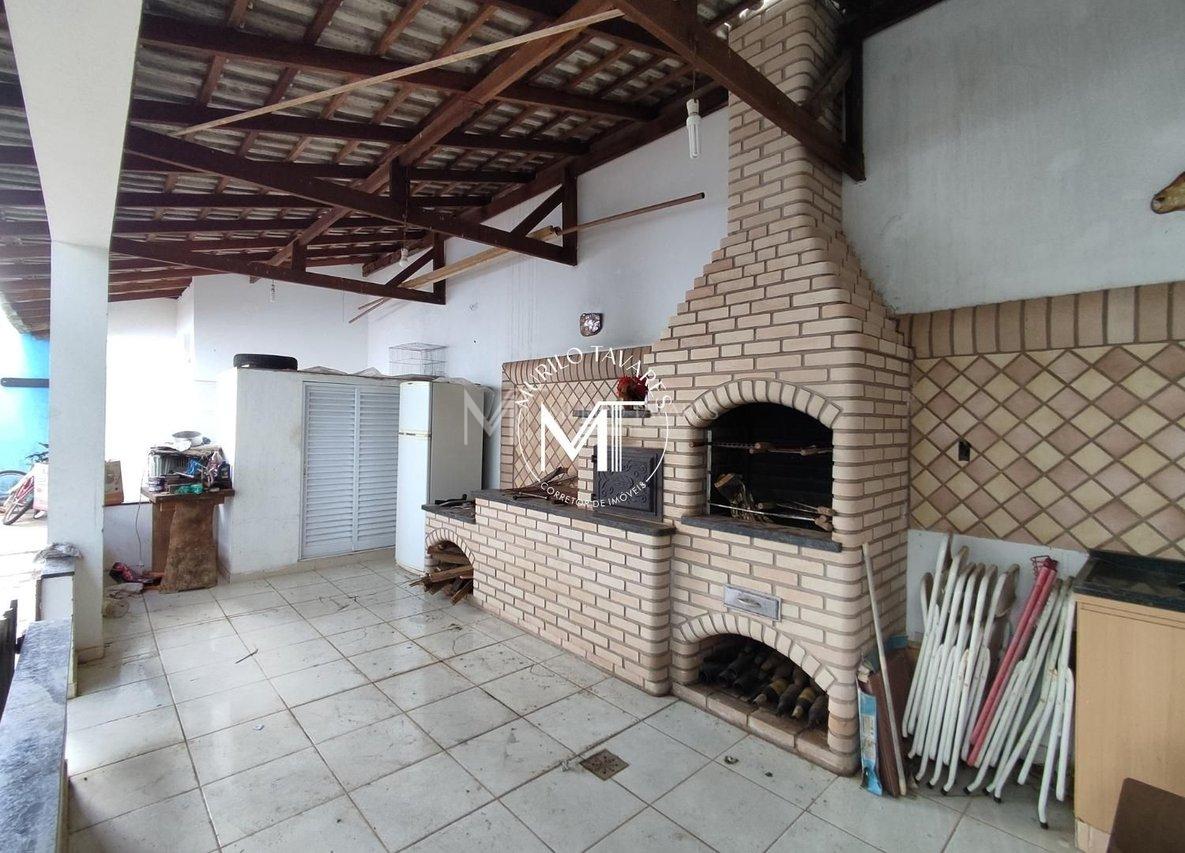 Casa Sobrado - 6 Dormitórios - 4 Suítes - Uberlândia - 