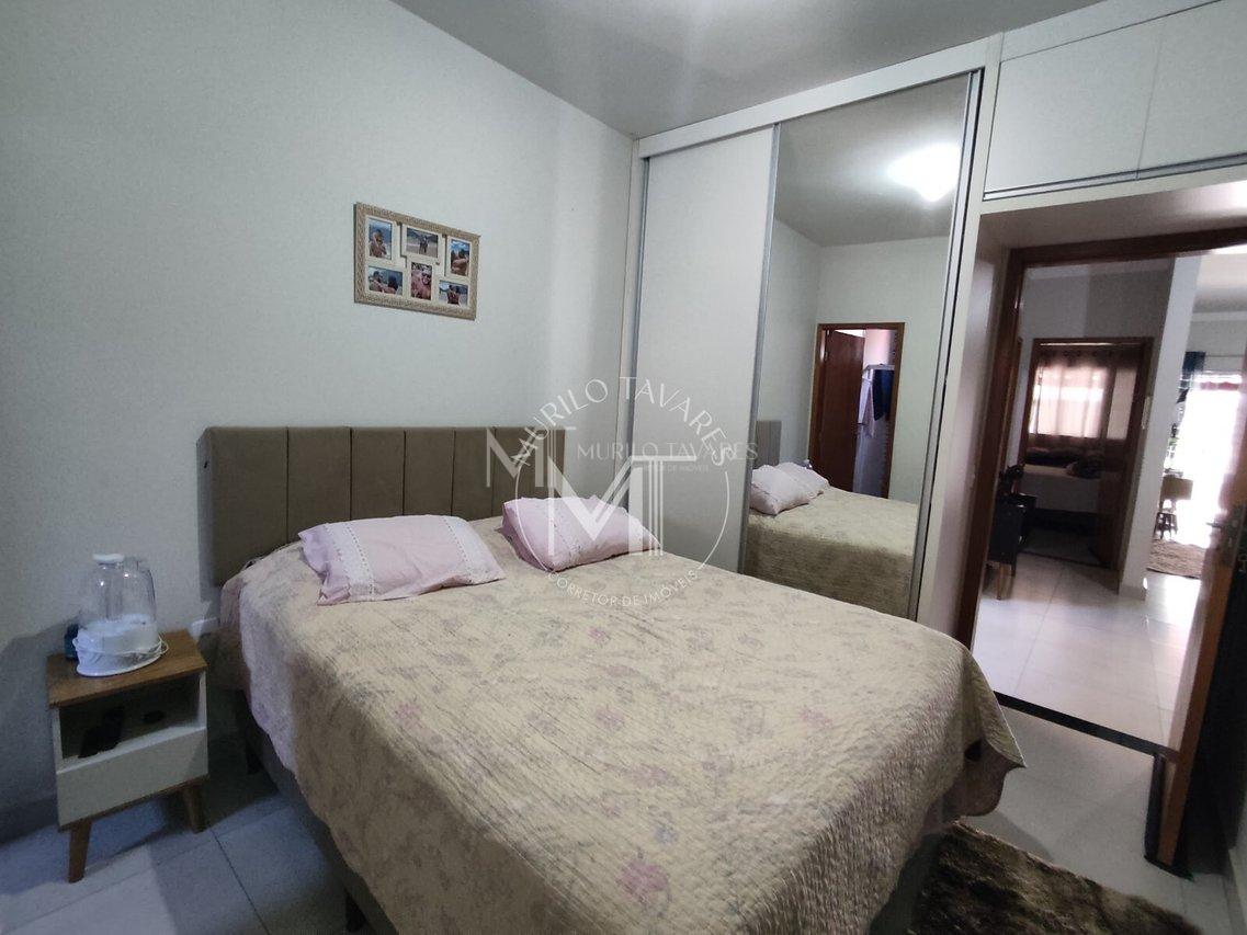 Casa - 2 Dormitórios e 1 Suíte - Uberlândia - 