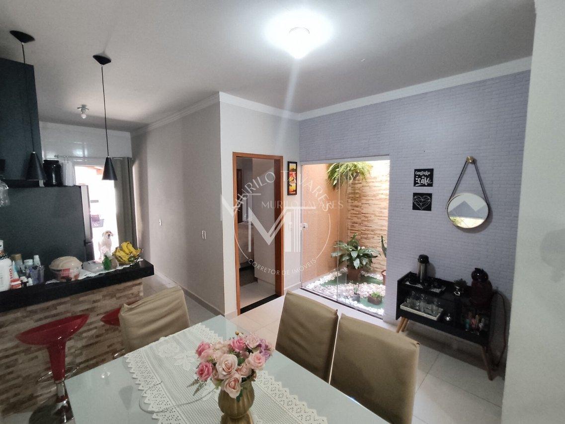 Casa - 2 Dormitórios e 1 Suíte - Uberlândia - 