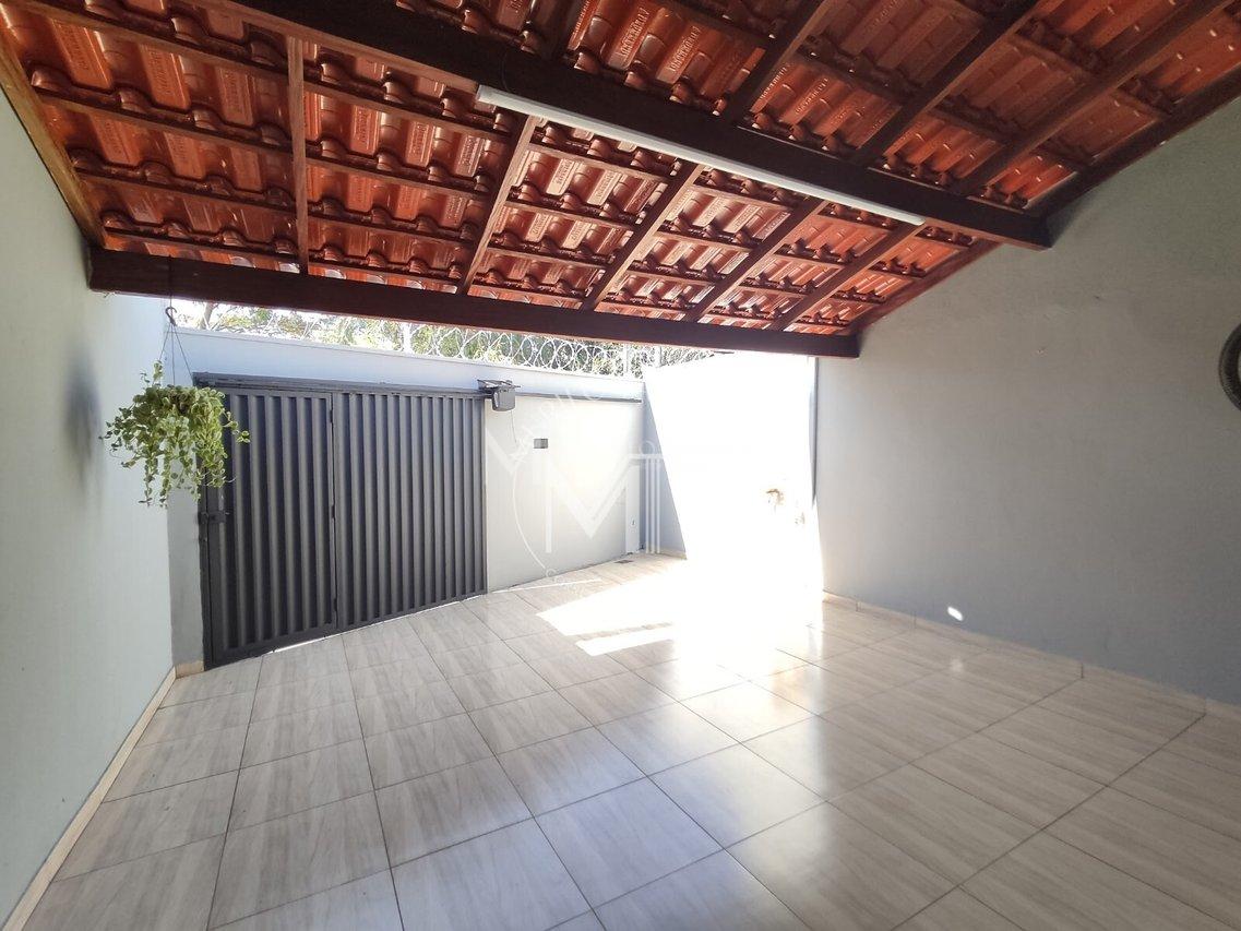Casa - 2 Dormitórios e 1 Suíte - Uberlândia - 