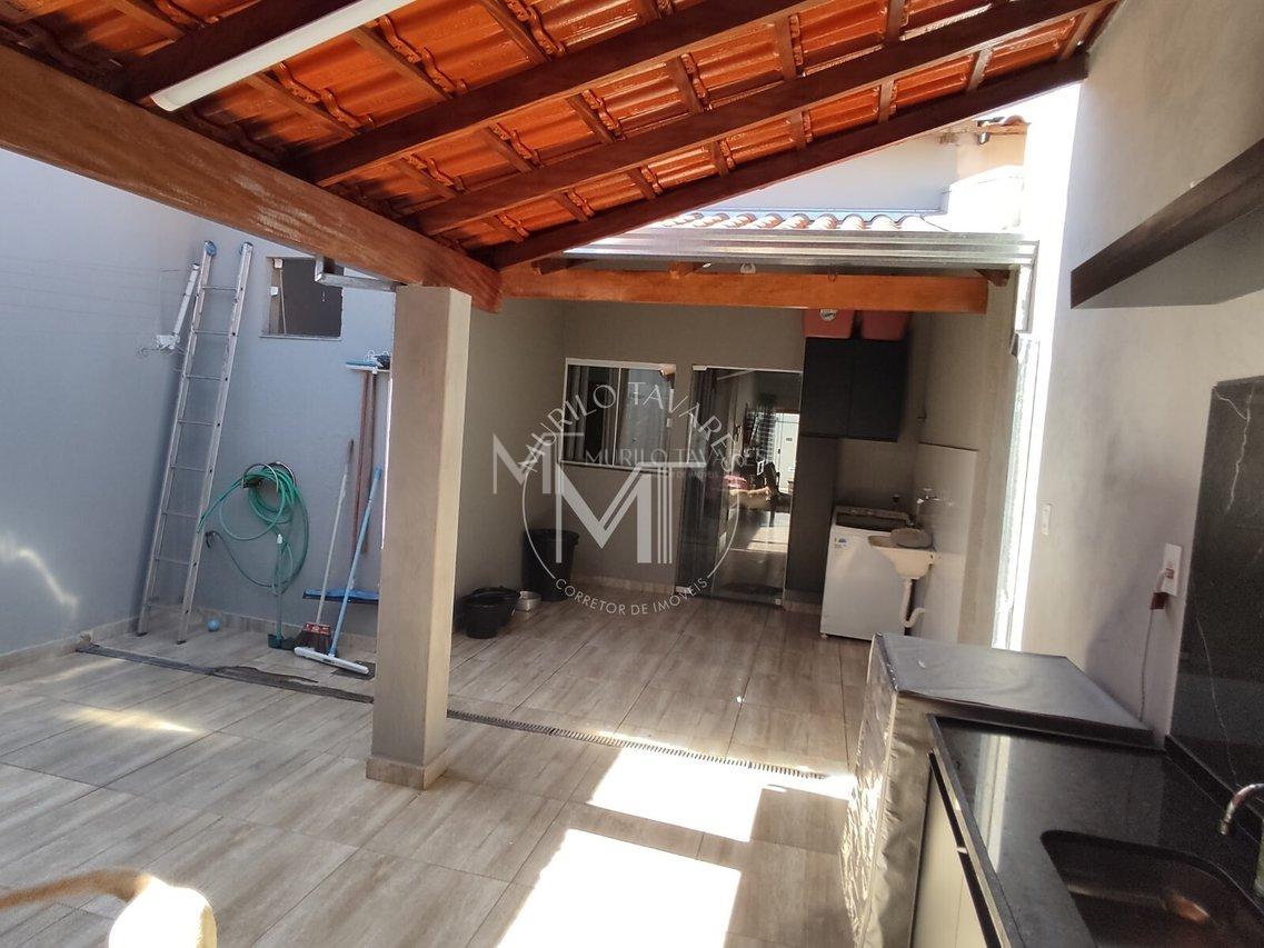 Casa - 2 Dormitórios e 1 Suíte - Uberlândia - 