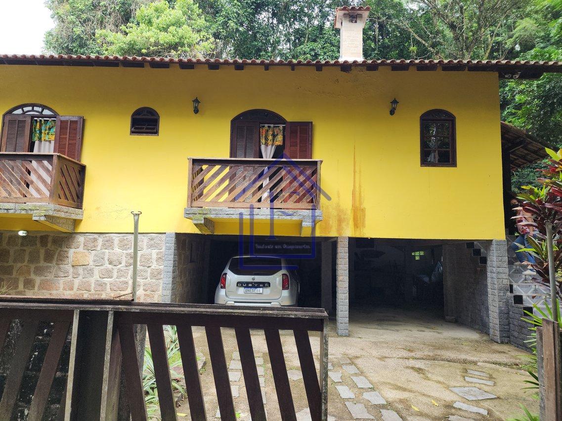 Casa com ótimo terreno dentro de condomínio em Guapimirim - Guapimirim - 