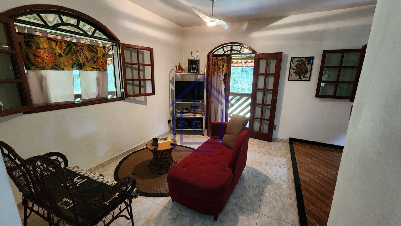 Casa com ótimo terreno dentro de condomínio em Guapimirim - Guapimirim - 