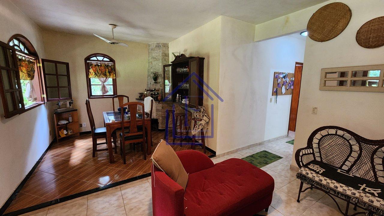 Casa com ótimo terreno dentro de condomínio em Guapimirim - Guapimirim - 
