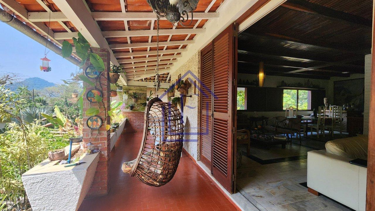 Casa em Condomínio na Serra com Cachoeira - Guapimirim - 
