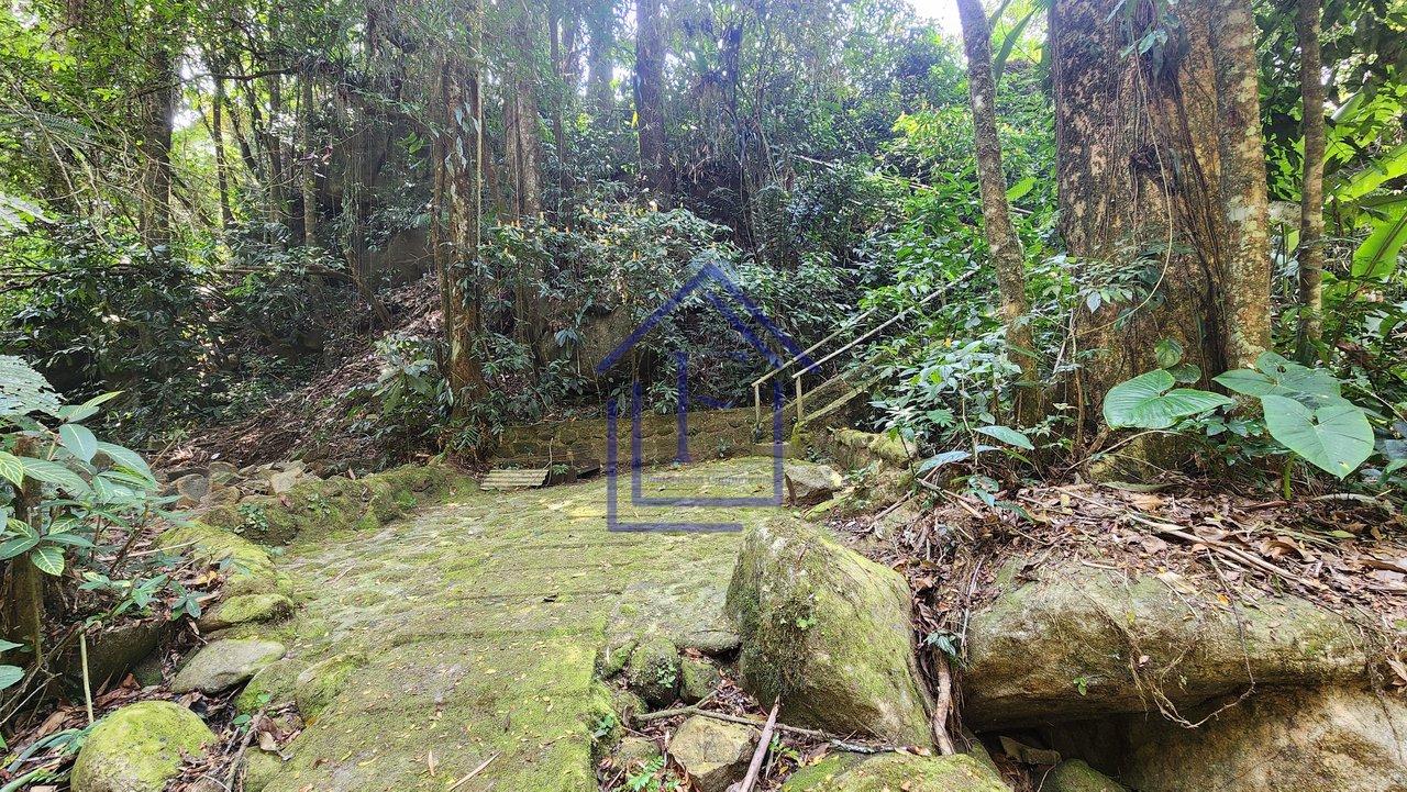 Casa em Condomínio na Serra com Cachoeira - Guapimirim - 