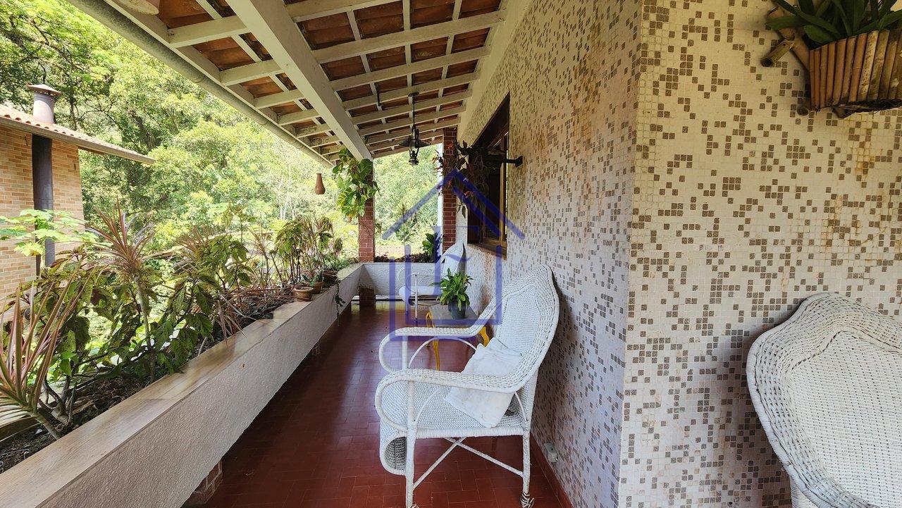 Casa em Condomínio na Serra com Cachoeira - Guapimirim - 