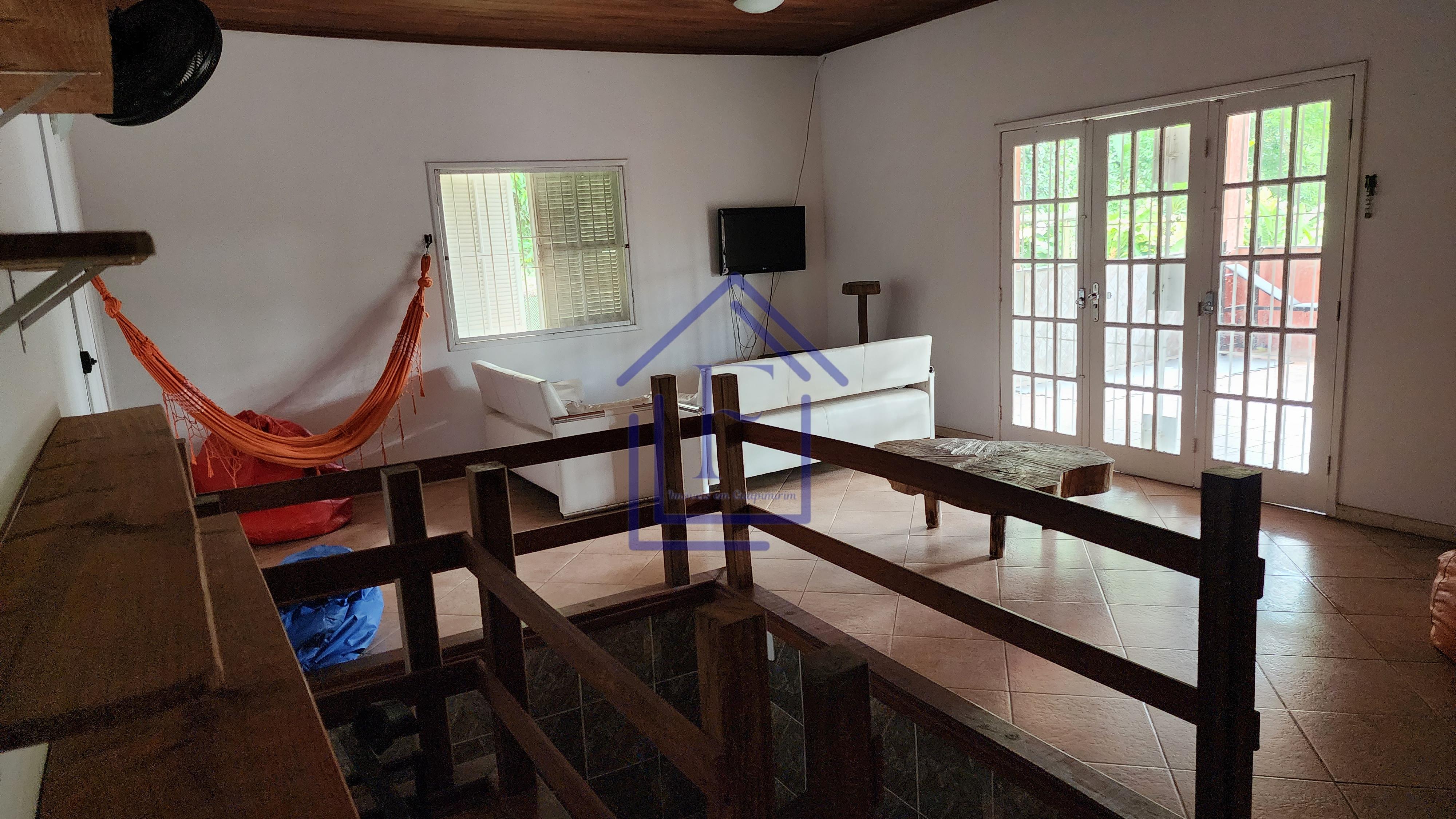 S&iacute;tio com 5.000 m&sup2;, casa duplex e cachoeira passando na divisa do im&oacute;vel! Estrada da Barreira Guapimirim - 