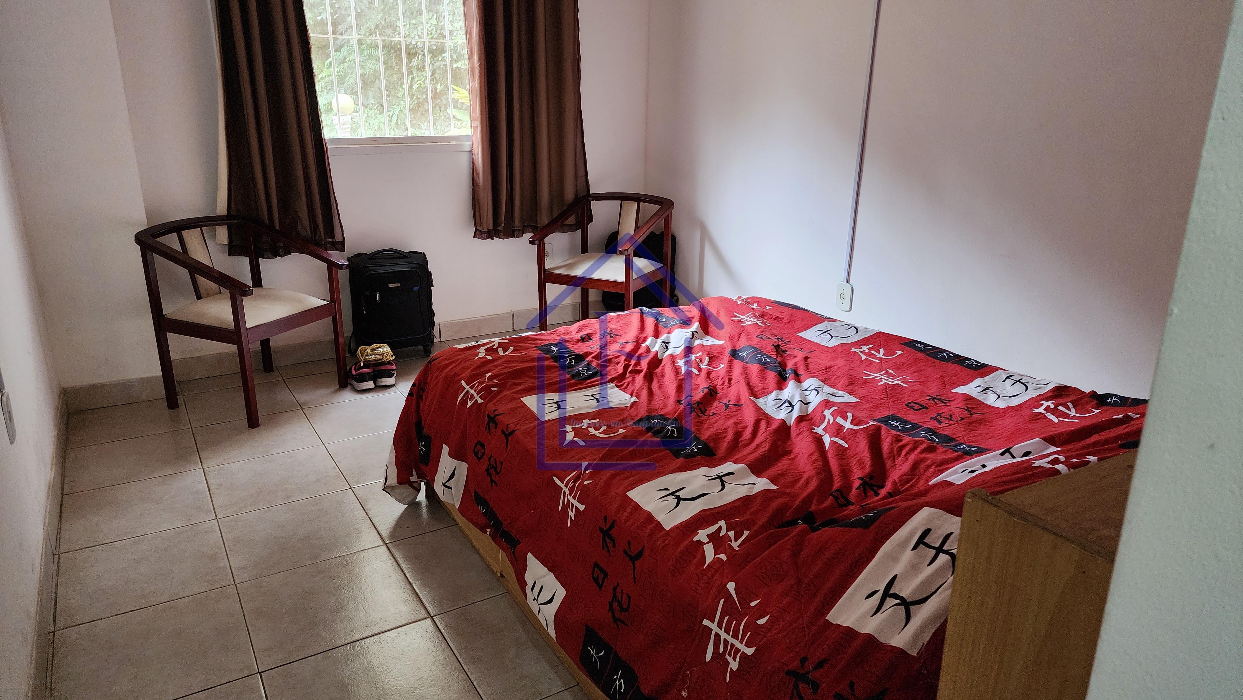 S&iacute;tio com 5.000 m&sup2;, casa duplex e cachoeira passando na divisa do im&oacute;vel! Estrada da Barreira Guapimirim - 