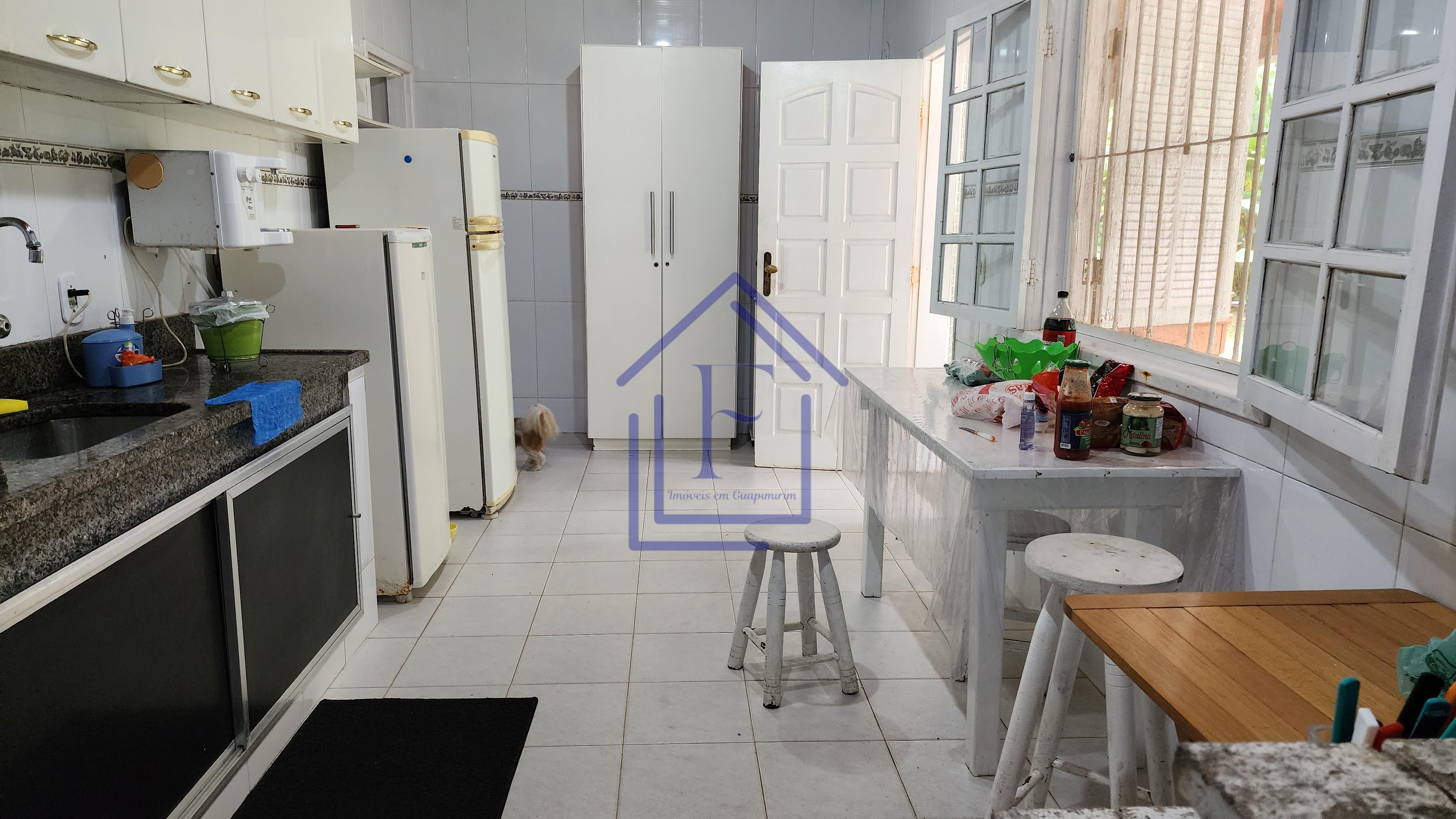 S&iacute;tio com 5.000 m&sup2;, casa duplex e cachoeira passando na divisa do im&oacute;vel! Estrada da Barreira Guapimirim - 