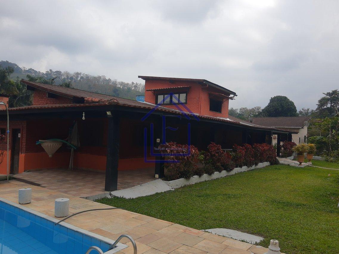 Sítio com 2.500m² em Parada Modelo/Guapimirim - Guapimirim - 