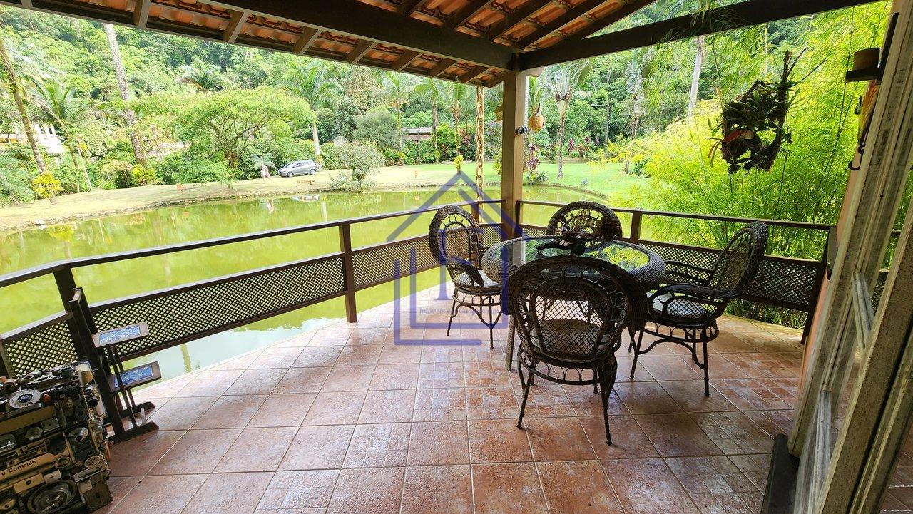 Excelente sítio com 27 hectares, local paradisíaco, cercado pela natureza, em Guapimirim - Guapimirim - 
