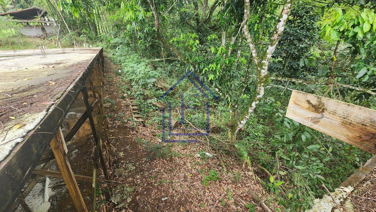 Oportunidade de investimento!!! Área de terreno com 4.500m² no Limoeiro em Guapimirim - Guapimirim - 
