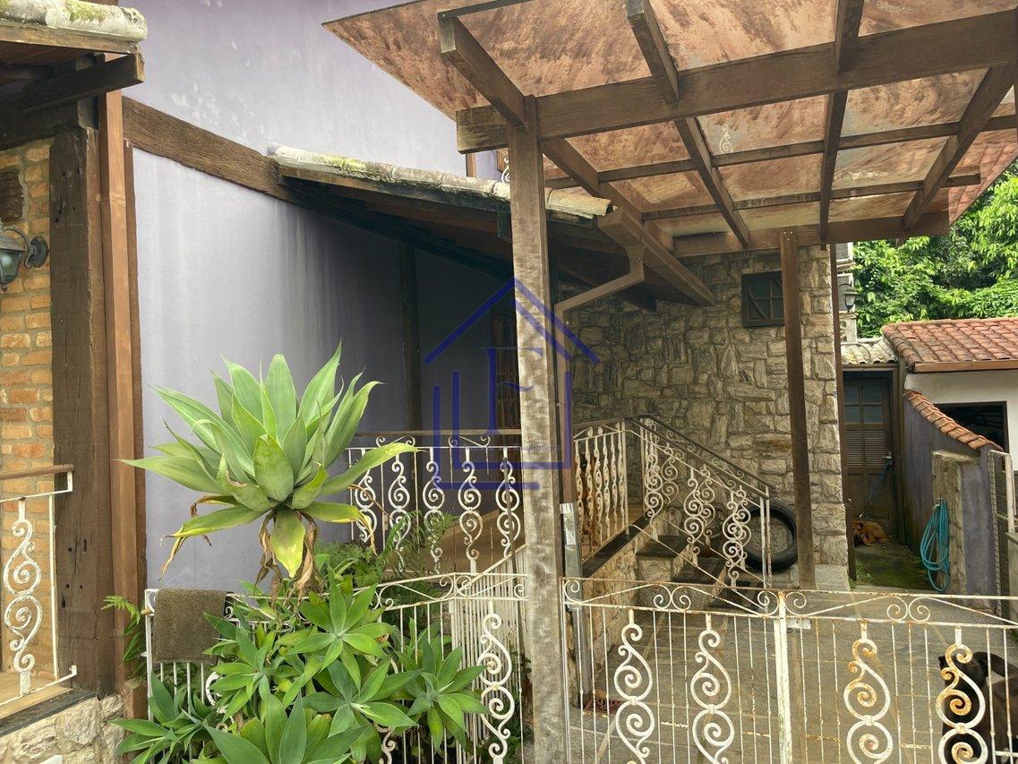 Excelente casa em condomínio em Guapimirim - Guapimirim - 