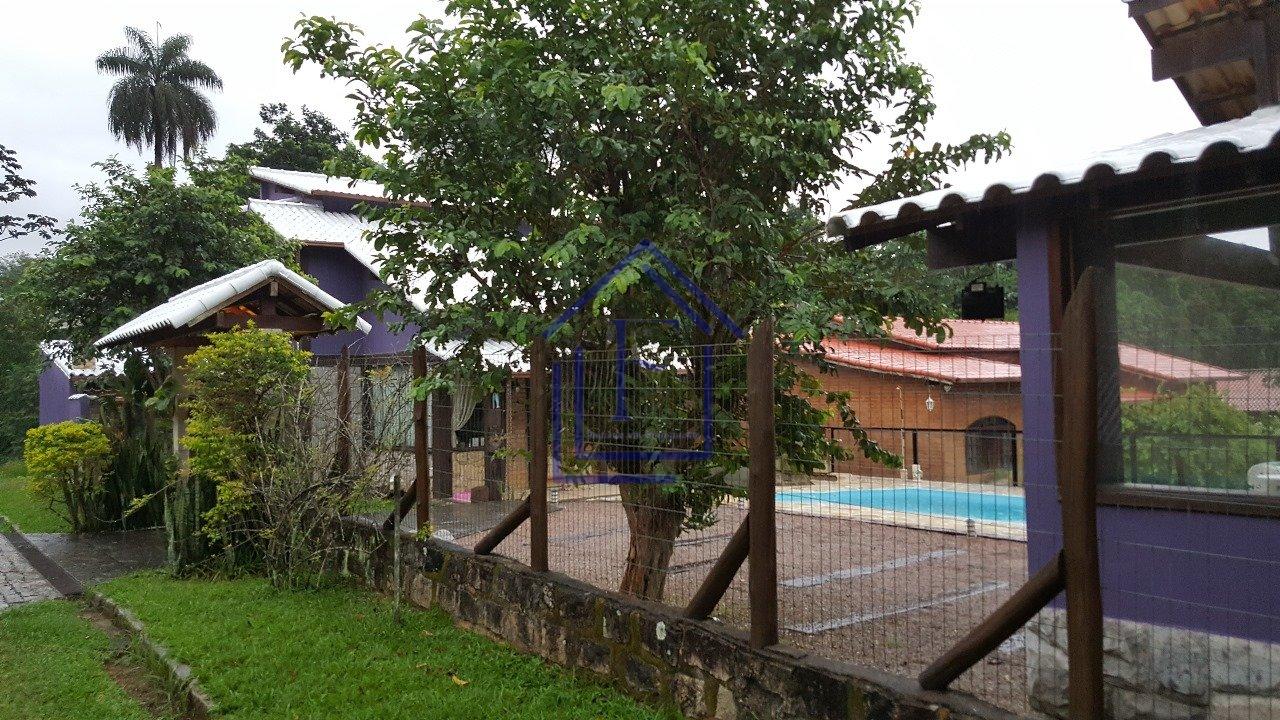 Excelente casa em condomínio em Guapimirim - Guapimirim - 
