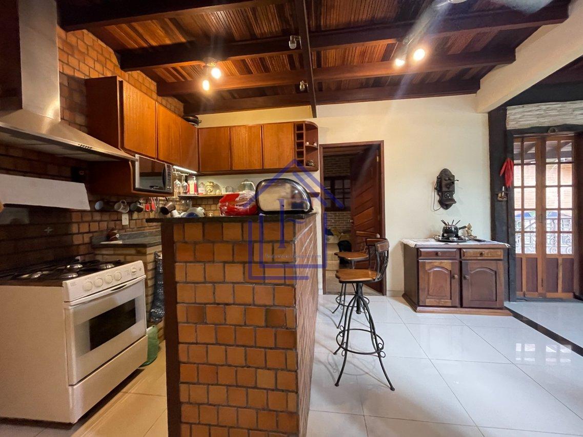 Excelente casa em condomínio em Guapimirim - Guapimirim - 