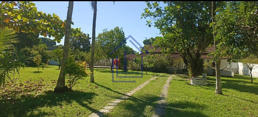 Sítio na Estrada Rio Teresópolis com 2.000 m² – Casa com piscina – Aceita financiamento! - Magé - 