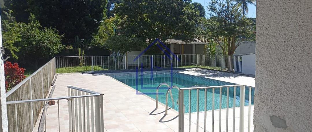 Sítio na Estrada Rio Teresópolis com 2.000 m² – Casa com piscina – Aceita financiamento! - Magé - 