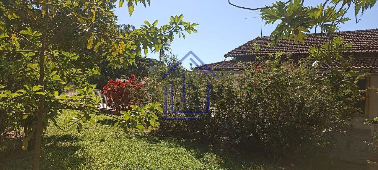 Sítio na Estrada Rio Teresópolis com 2.000 m² – Casa com piscina – Aceita financiamento! - Magé - 