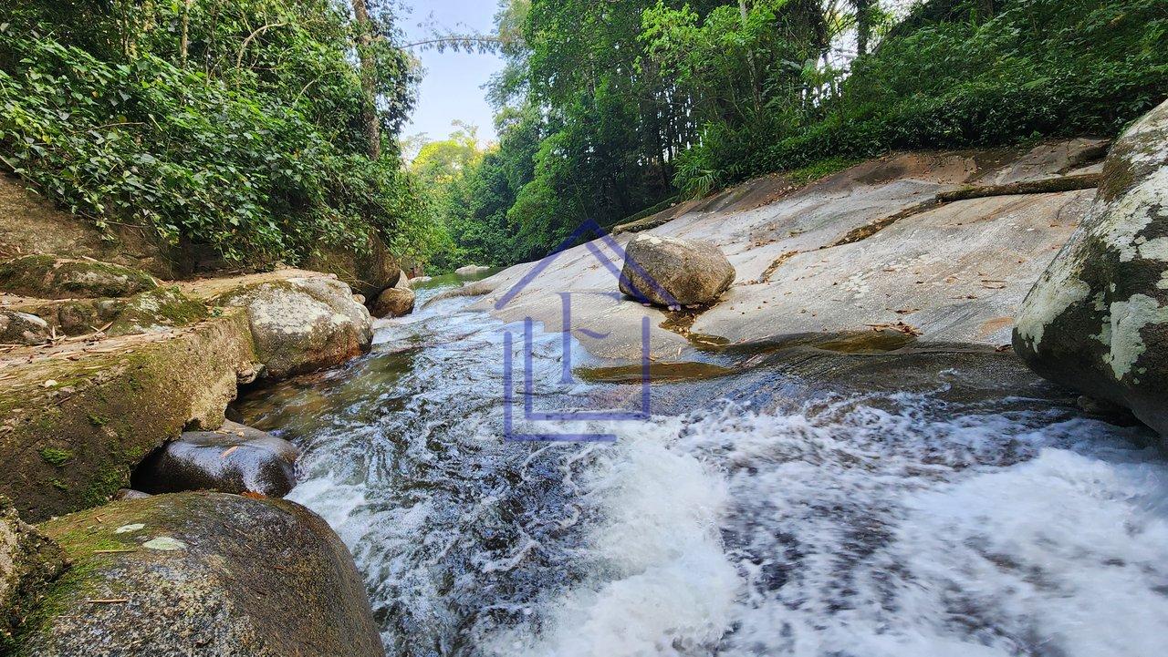 Sítio com Cachoeira no Monte Olivete em Guapimirim  Guapimirim - 