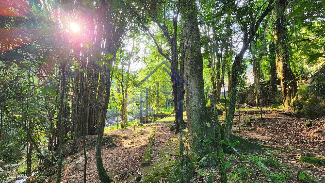 Sítio com Cachoeira no Monte Olivete em Guapimirim  Guapimirim - 