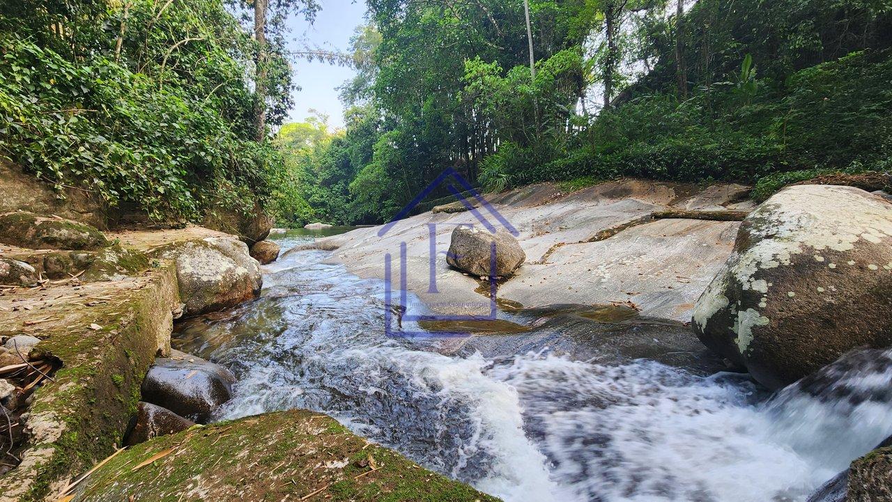 Sítio com Cachoeira no Monte Olivete em Guapimirim  Guapimirim - 