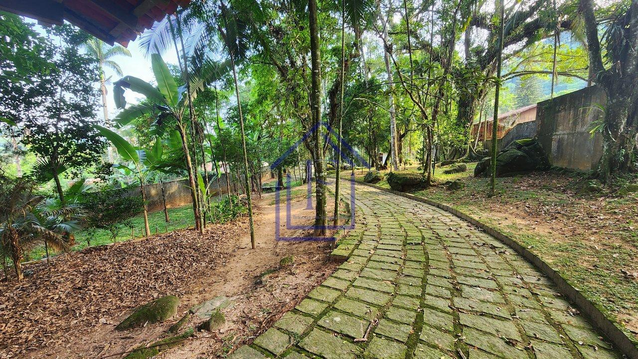 Sítio com Cachoeira no Monte Olivete em Guapimirim  Guapimirim - 