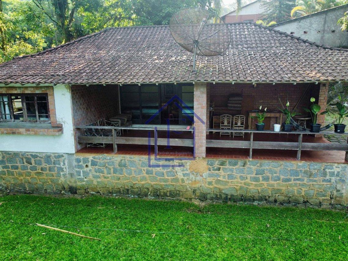 Sítio com Cachoeira no Monte Olivete em Guapimirim  Guapimirim - 