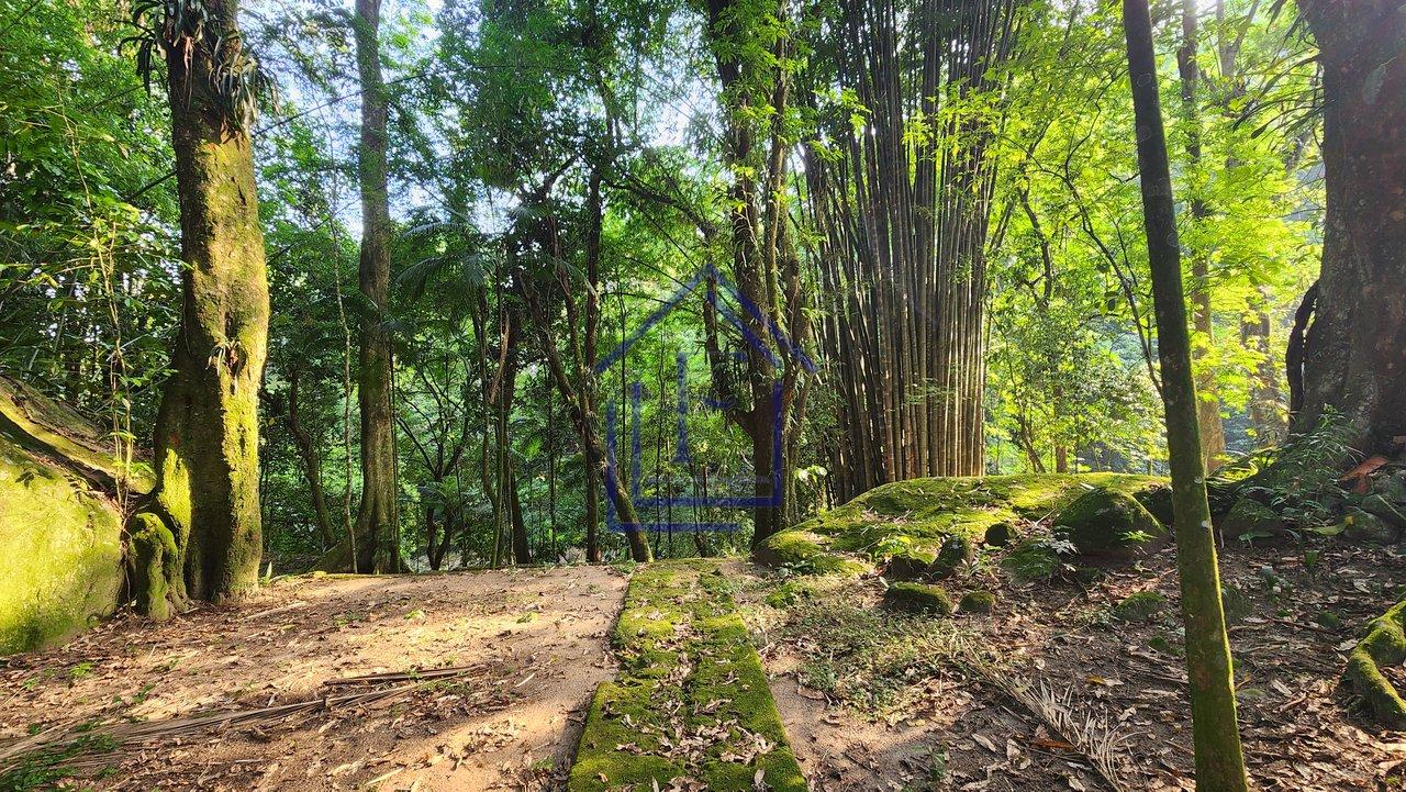 Sítio com Cachoeira no Monte Olivete em Guapimirim  Guapimirim - 