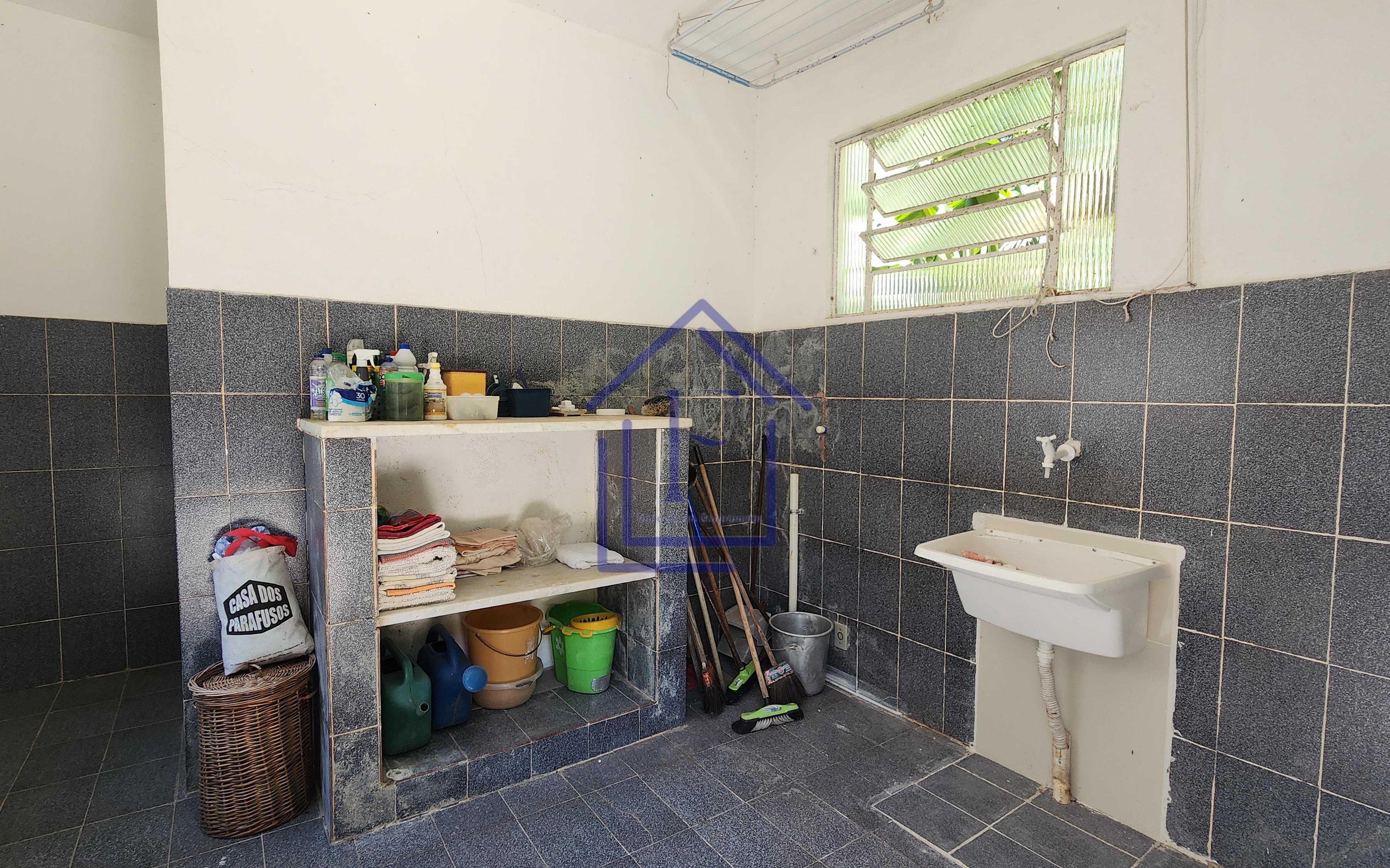 S&iacute;tio com 3.600m&sup2; de terreno, com acesso &agrave; cachoeira, localizado em Guapimirim  Guapimirim - 