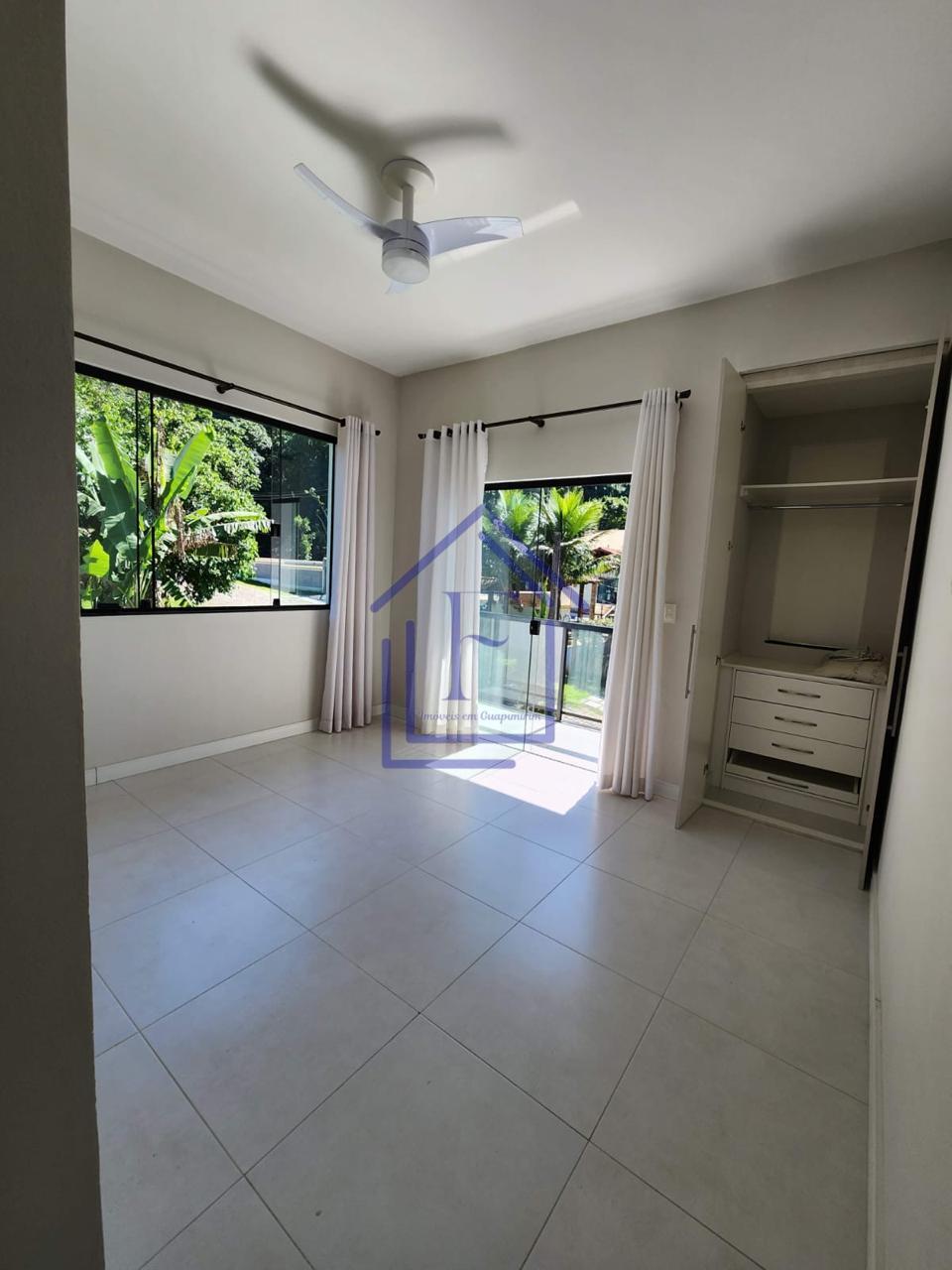 Casa de Alto Padr&atilde;o em Condom&iacute;nio com Vista para as Montanhas em Guapimirim  Guapimirim - 