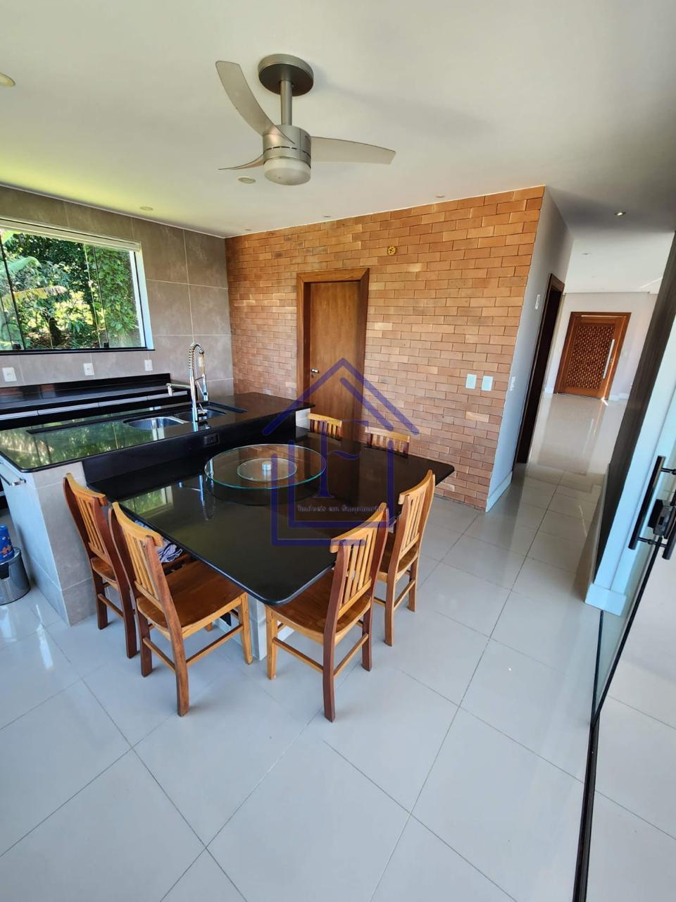 Casa de Alto Padr&atilde;o em Condom&iacute;nio com Vista para as Montanhas em Guapimirim  Guapimirim - 
