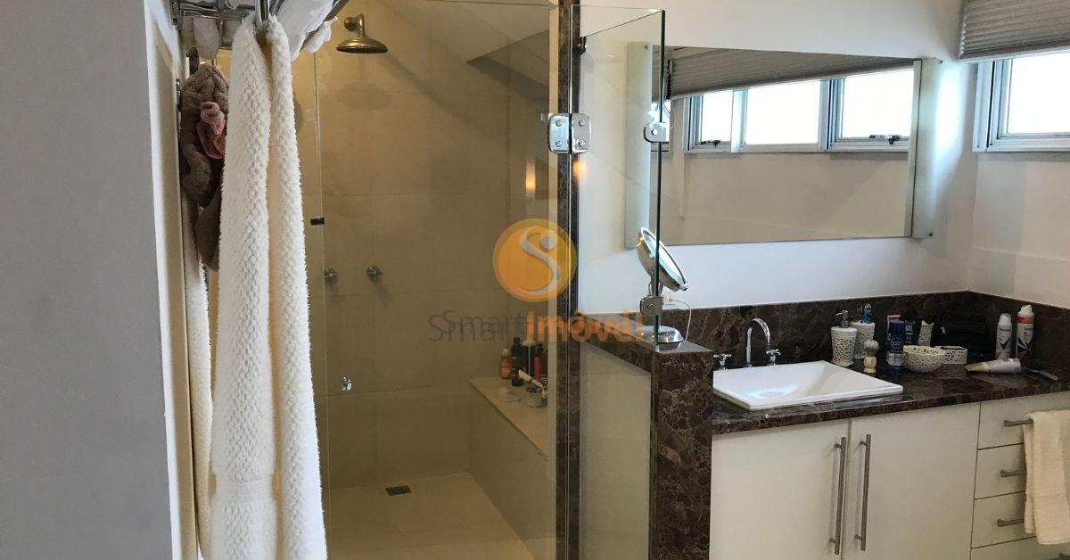 Apartamento TRIPLEX com 306m², 3 suítes, e 4 vagas - Petrópolis - 