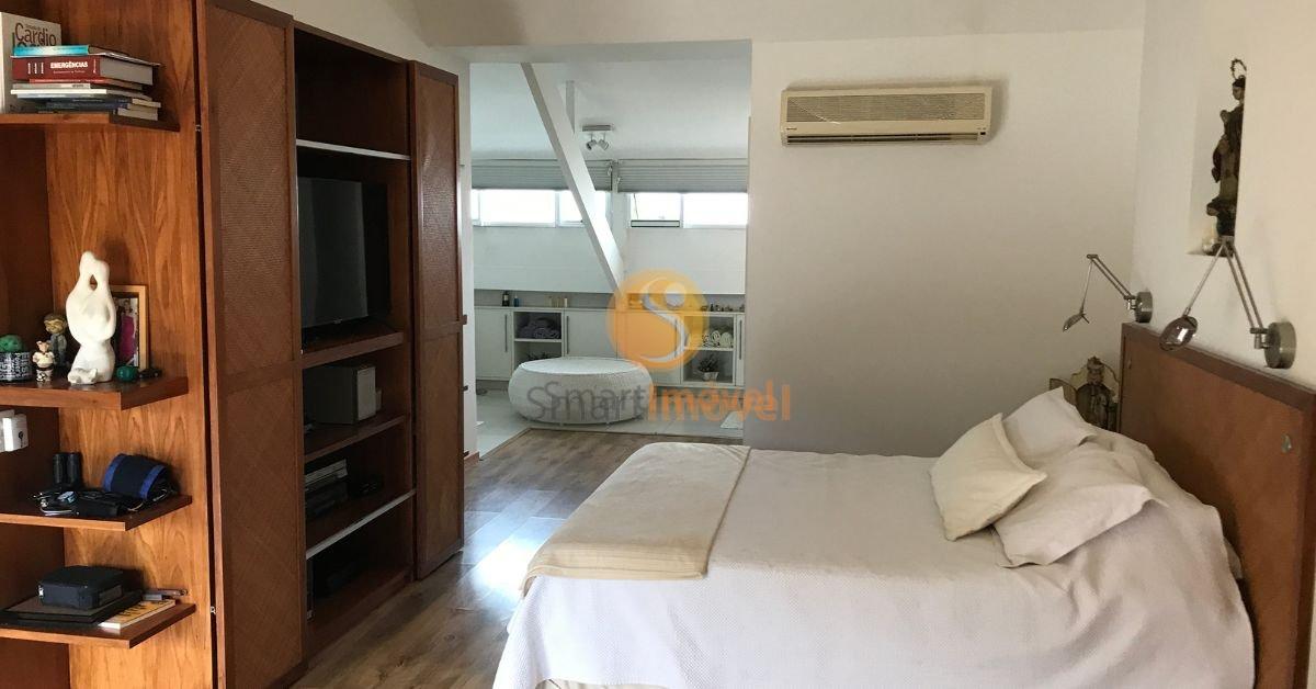 Apartamento TRIPLEX com 306m², 3 suítes, e 4 vagas - Petrópolis - 