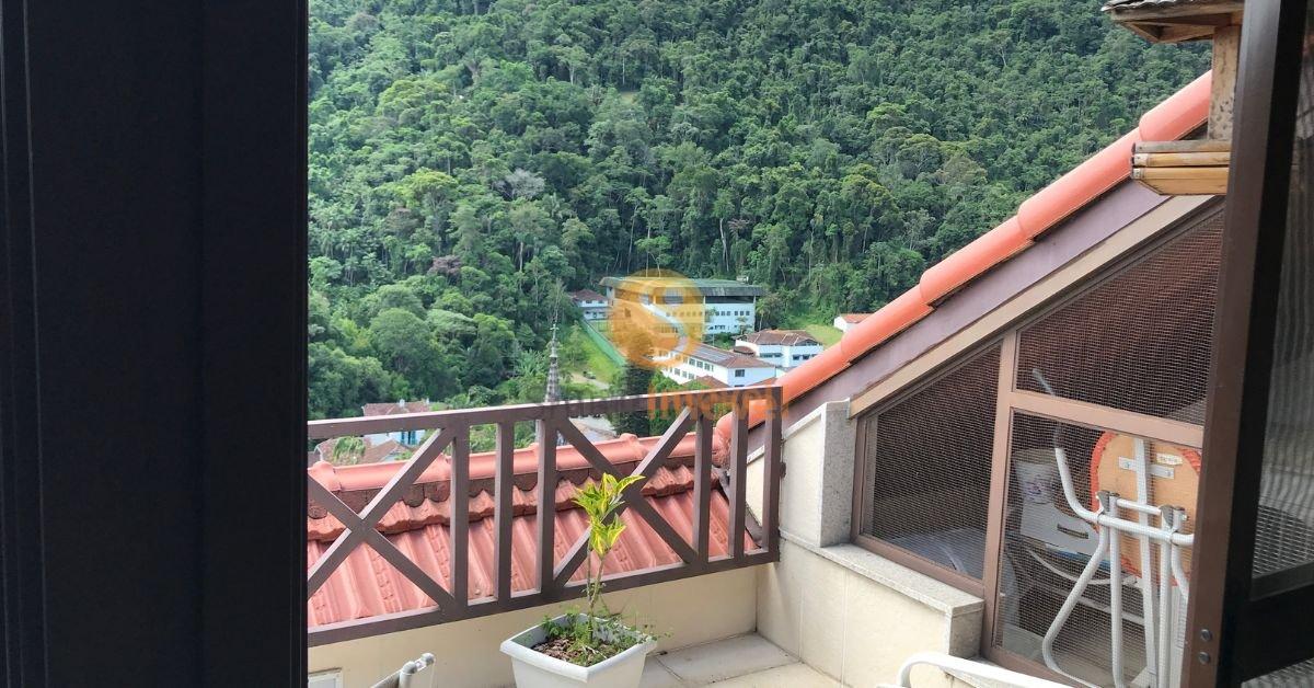 Apartamento TRIPLEX com 306m², 3 suítes, e 4 vagas - Petrópolis - 