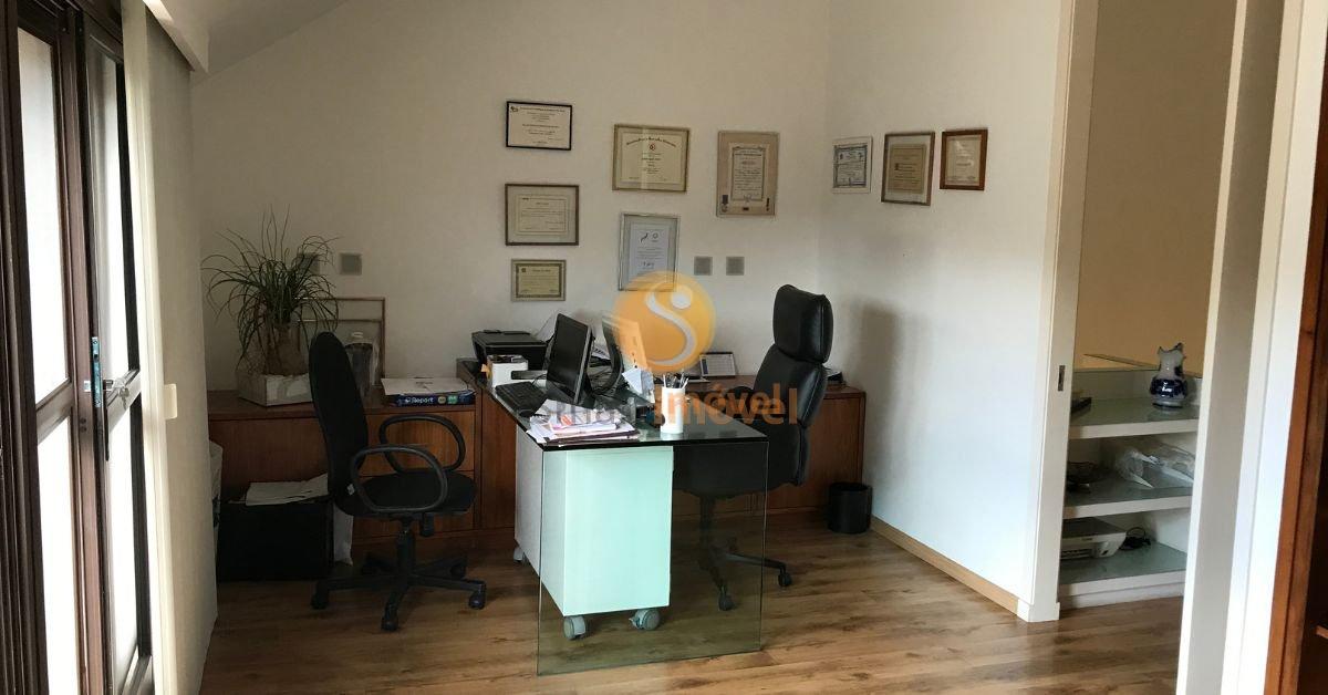 Apartamento TRIPLEX com 306m², 3 suítes, e 4 vagas - Petrópolis - 