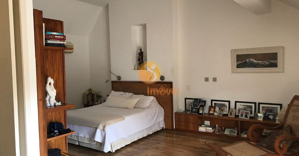 Apartamento TRIPLEX com 306m², 3 suítes, e 4 vagas - Petrópolis - 
