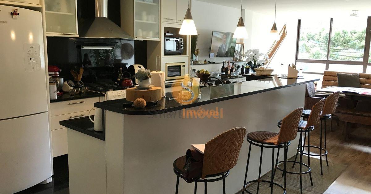 Apartamento TRIPLEX com 306m², 3 suítes, e 4 vagas - Petrópolis - 