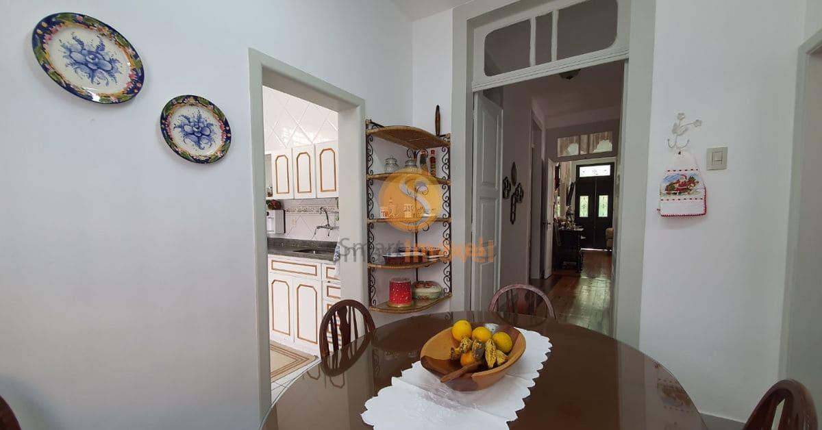 Casa no Centro Hist&oacute;rico com 4 quartos, 5 vagas, e ed&iacute;cula duplex  Petrópolis - 