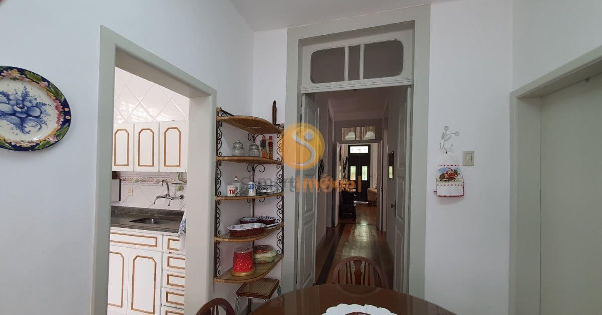 Casa no Centro Hist&oacute;rico com 4 quartos, 5 vagas, e ed&iacute;cula duplex  Petrópolis - 