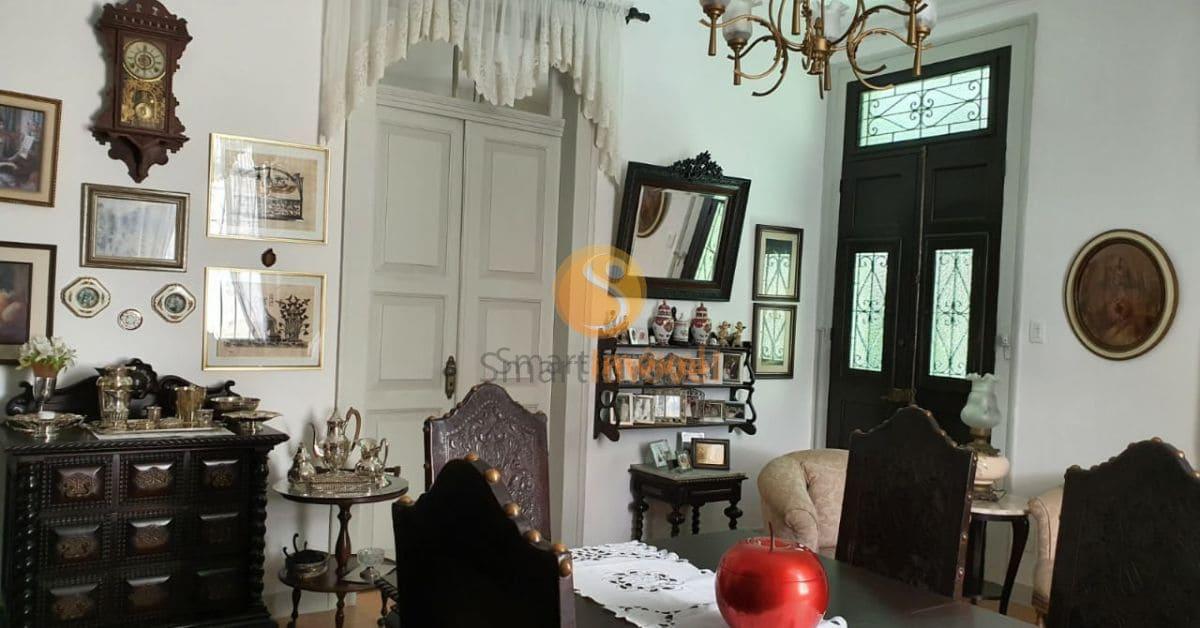 Casa no Centro Hist&oacute;rico com 4 quartos, 5 vagas, e ed&iacute;cula duplex  Petrópolis - 