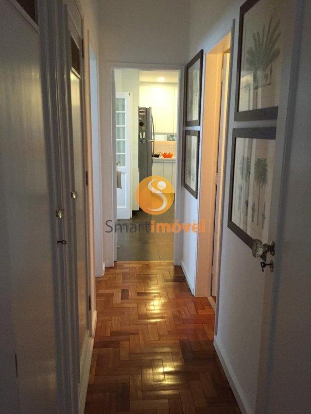 Apartamento com 240m², 4 quartos sendo 1 suíte, e 3 vagas - Petrópolis - 