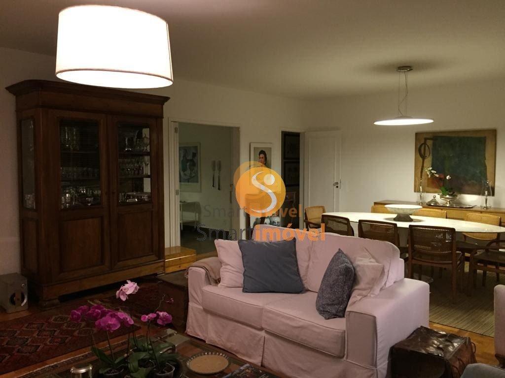 Apartamento com 240m², 4 quartos sendo 1 suíte, e 3 vagas - Petrópolis - 