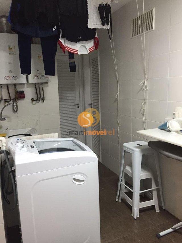 Apartamento com 240m², 4 quartos sendo 1 suíte, e 3 vagas - Petrópolis - 
