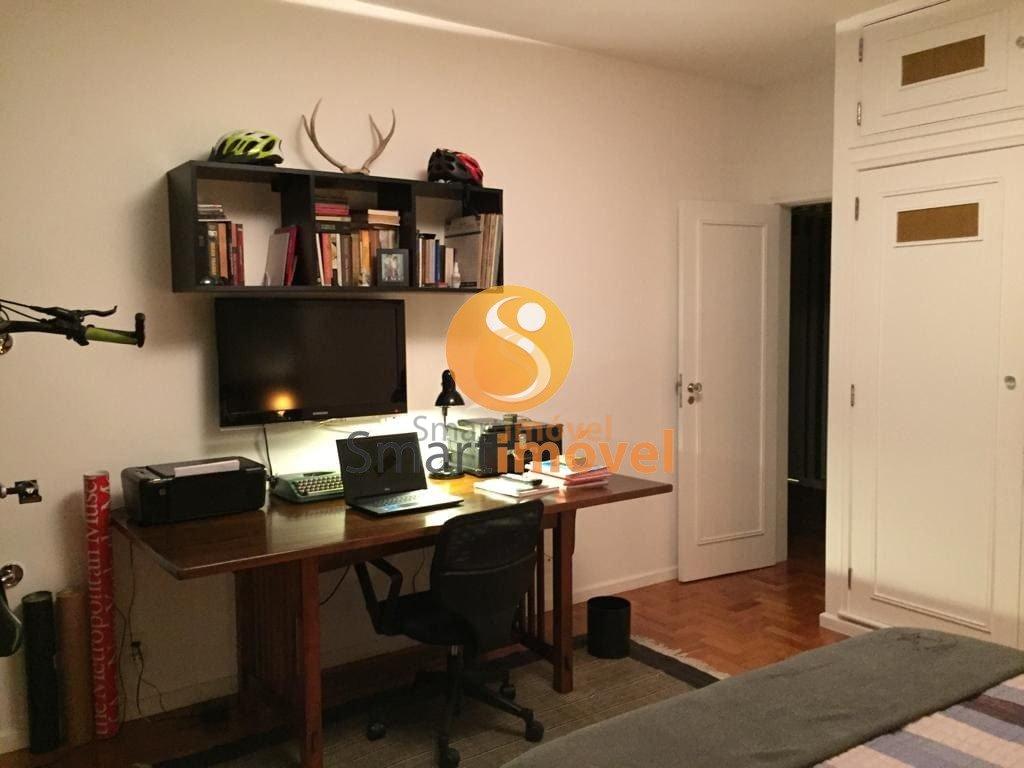 Apartamento com 240m², 4 quartos sendo 1 suíte, e 3 vagas - Petrópolis - 