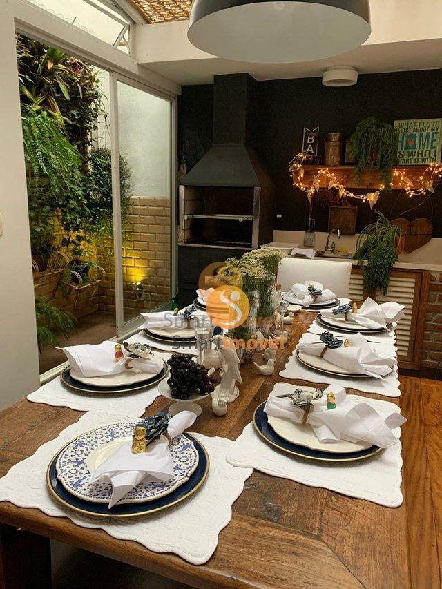 Apartamento com 240m², 4 quartos sendo 1 suíte, e 3 vagas - Petrópolis - 